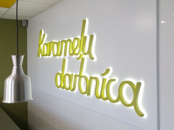 Karamelu darbnica LED logo (3)
