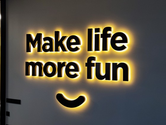 letters make life with LED (4)