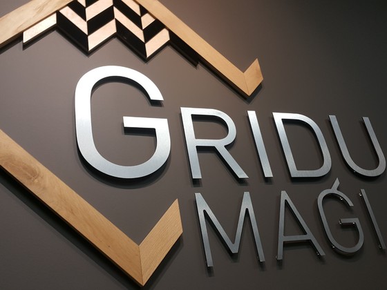 Gridu magija logo koks neobond Ceros (1)