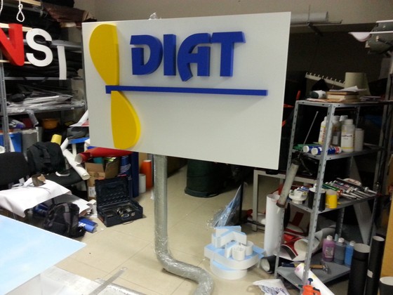 Diat logo uz kajas (2)